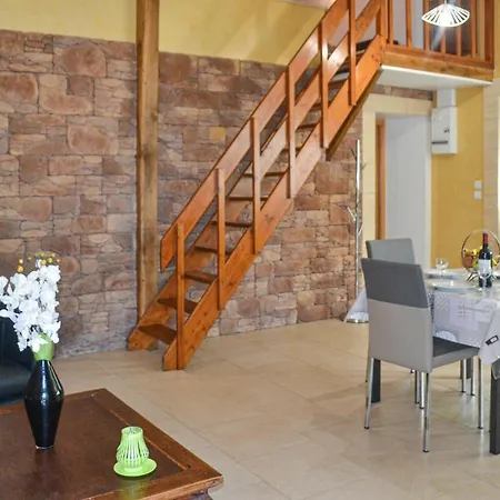2 Bedroom Beautiful In Lolme